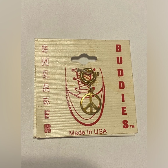 Unique Vintage Jewelry - BUNDLE ME 😍 Sneaker Buddies Peace Sign Charm #9178